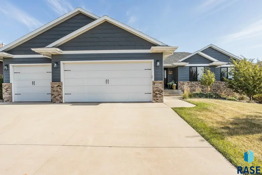 4312 Alpine Ave, Sioux Falls, SD 57110 - #3
