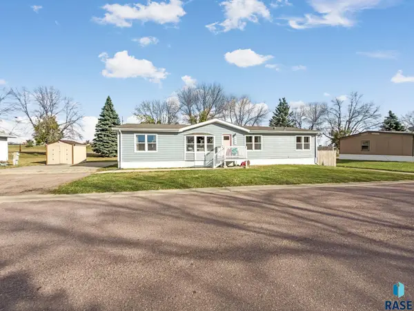 604 N Swan Pl, Sioux Falls, SD 57107