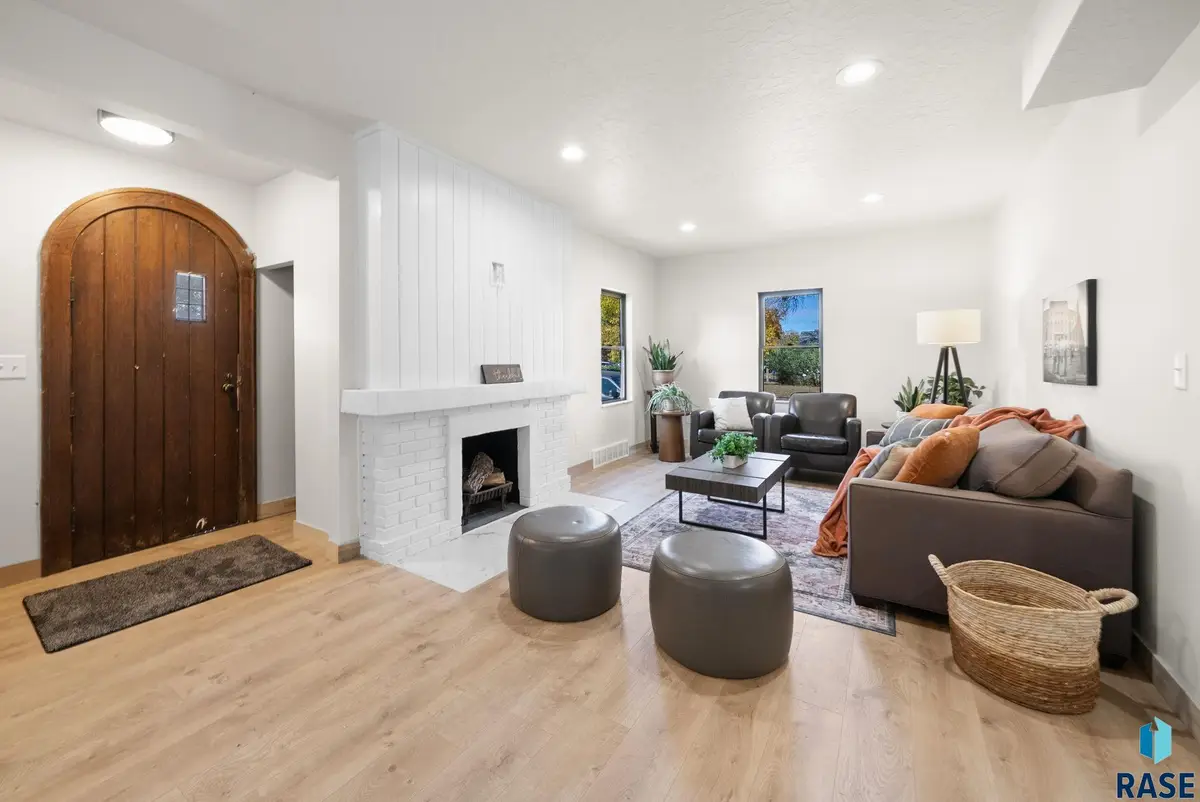 1500 S Summit Ave, Sioux Falls, SD 57105 - #1