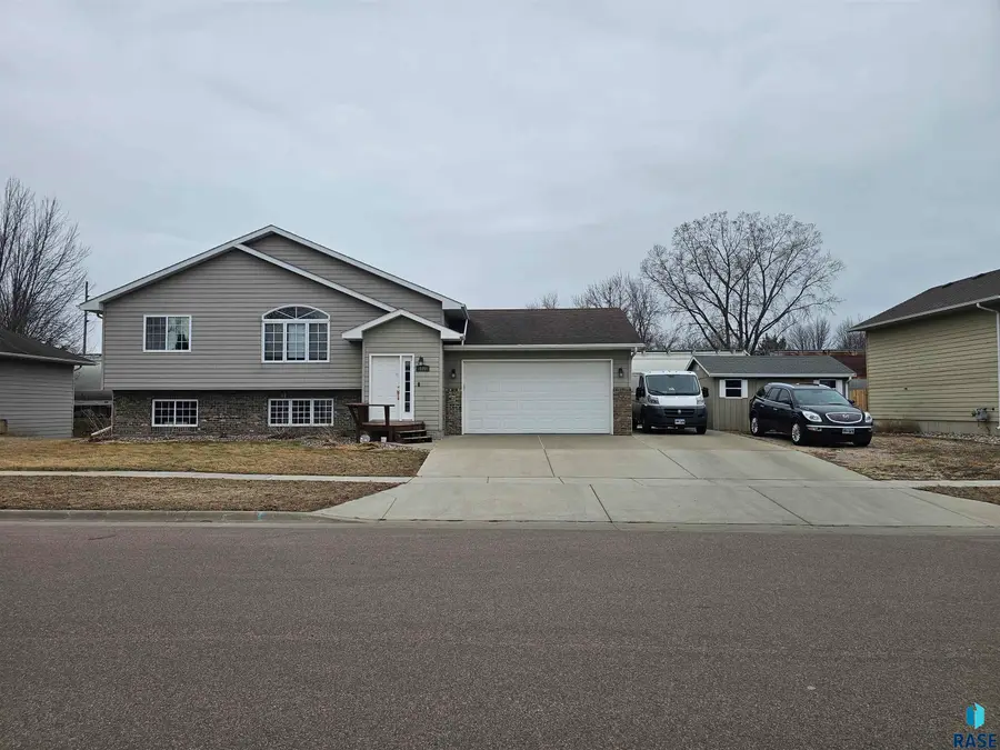 605 Main Ave S, Brandon, SD 57005 - #2