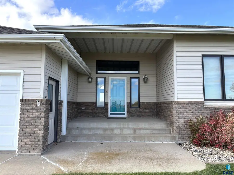 2009 N Broadway Ave, Miller, SD 57362 - #3