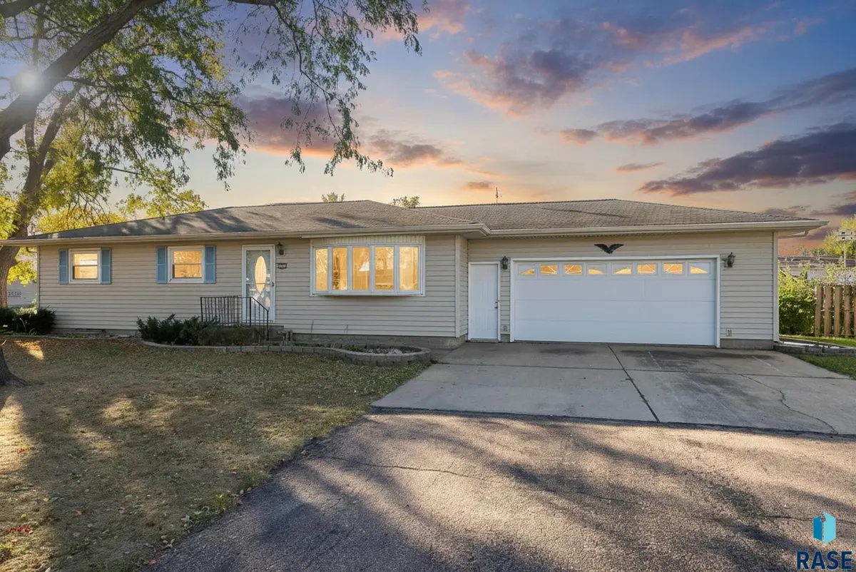 6705 W 7th St, Sioux Falls, SD 57017 - #1