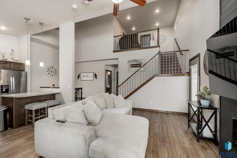 7316 E 45th St, Sioux Falls, SD 57110 - #3