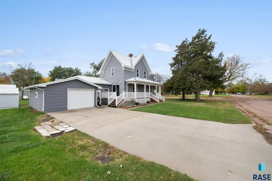 150 N Oak Ave, Bridgewater, SD 57319 - #2