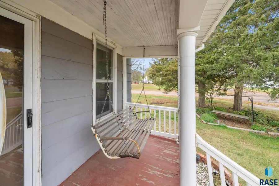 150 N Oak Ave, Bridgewater, SD 57319 - #3