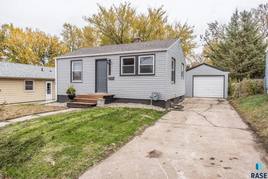 612 S Jefferson Ave, Sioux Falls, SD 57104 - #2