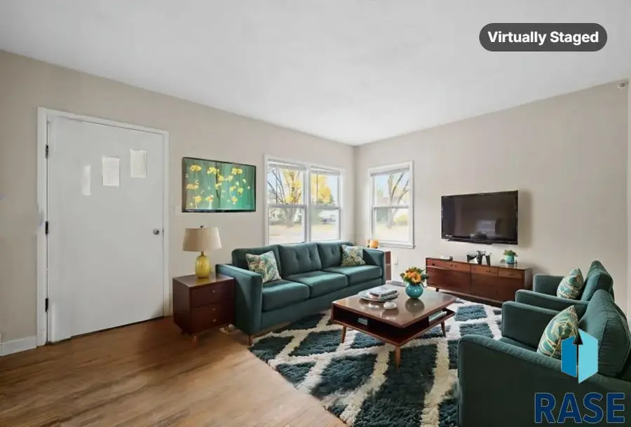 1813 E Mulberry St, Sioux Falls, SD 57103 - #2