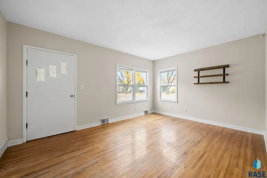 1813 E Mulberry St, Sioux Falls, SD 57103 - #3