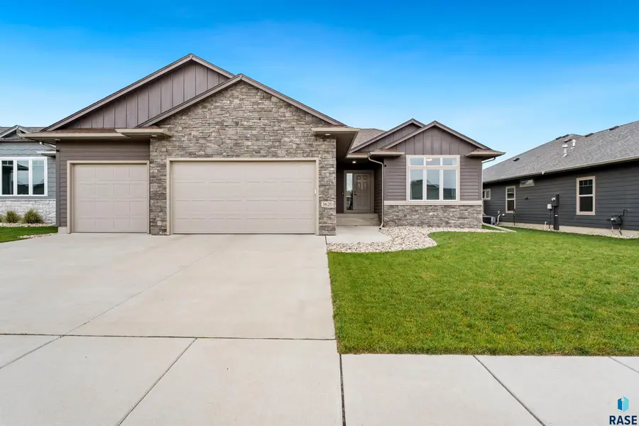 3620 E High Plains Cir, Sioux Falls, SD 57108 - #2