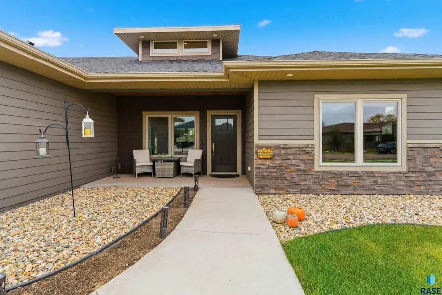 301 S Sunshine Ave, Brandon, SD 57005 - #2