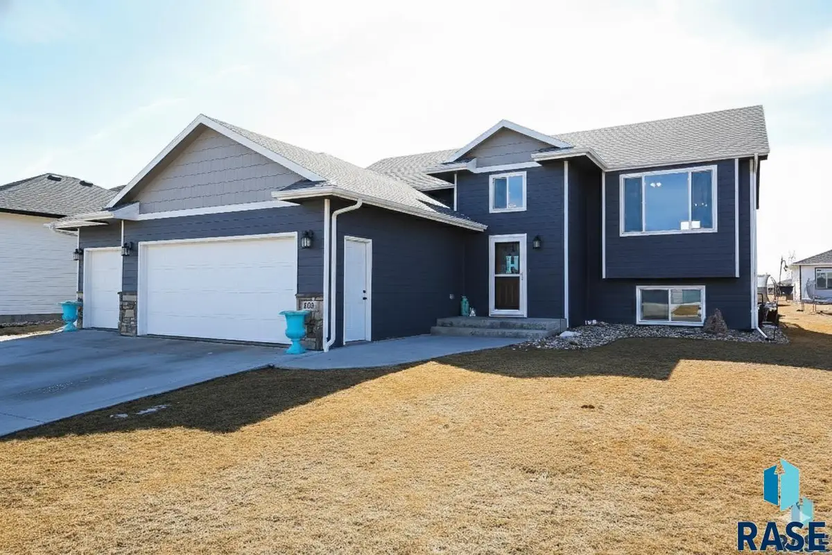 109 Patricia St, Harrisburg, SD 57032 - #1