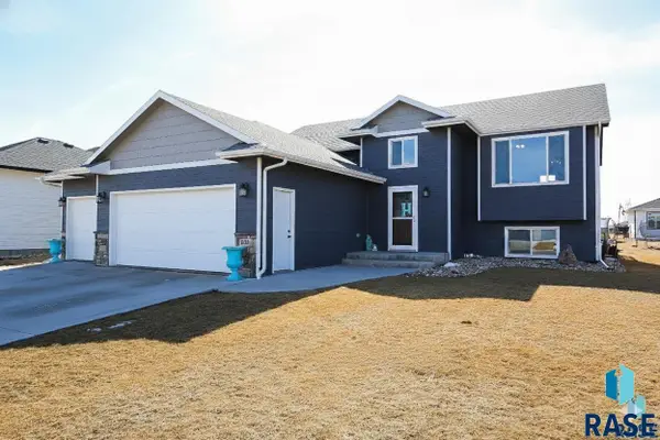 109 Patricia St, Harrisburg, SD 57032