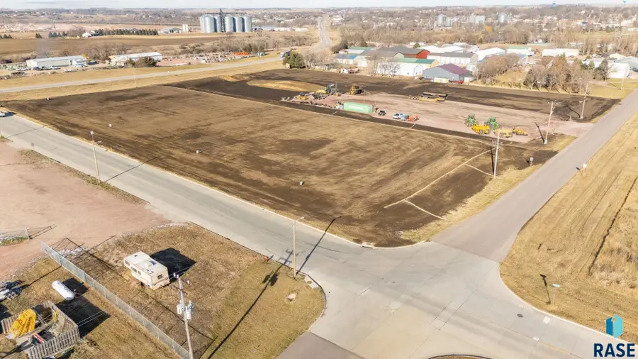 600 E Quartzite St, Dell Rapids, SD 57022 - #3