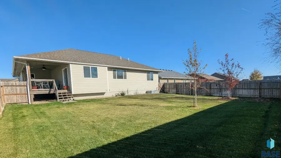 3637 E Brewster St, Sioux Falls, SD 57108 - #2