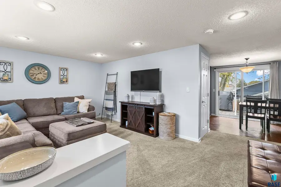 3801 E 24th St, Sioux Falls, SD 57103 - #2