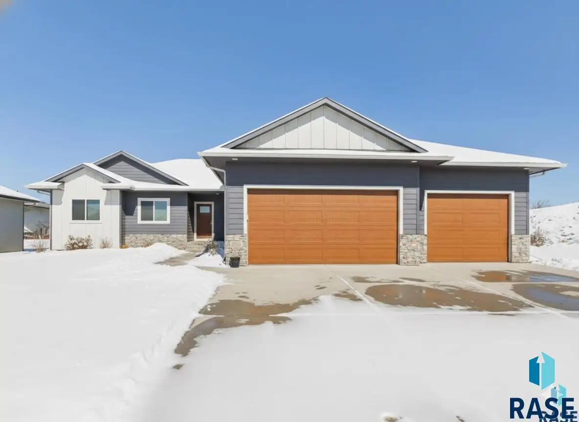 905 N Juniper St, Lennox, SD 57039 - #1