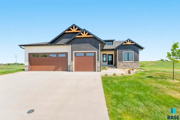 2516 E Chestnut Trl, Brandon, SD 57005