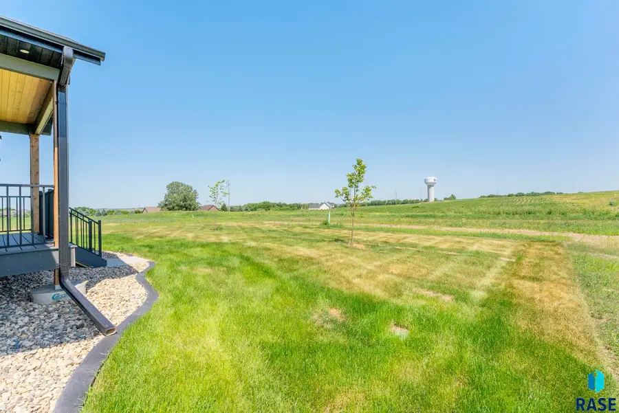 2516 E Chestnut Trl, Brandon, SD 57005 - #2