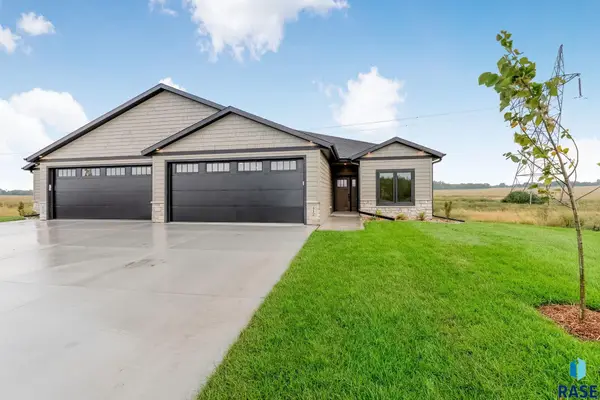 414 N Almond Ave, Brandon, SD 57005