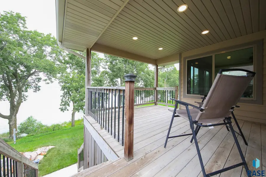 5189 S Shore Dr, Chester, SD 57016 - #2