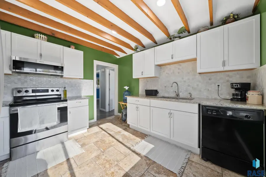 3021 S Hawthorne Ave, Sioux Falls, SD 57105 - #2