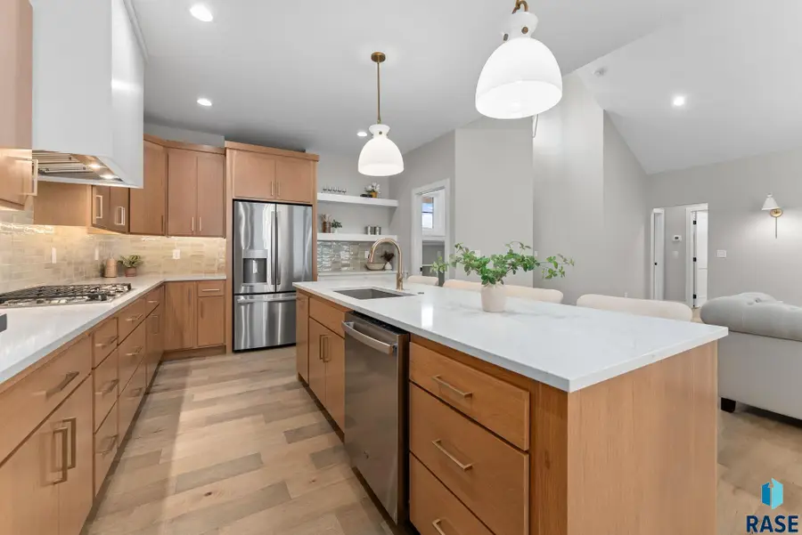 504 N Piper Cir, Sioux Falls, SD 57110 - #2