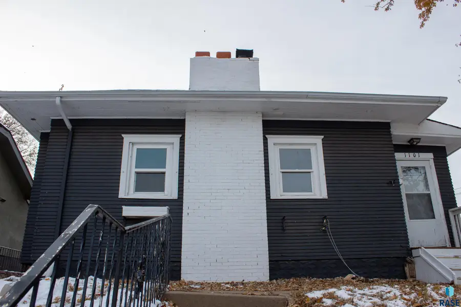 1101 S 6th Ave, Sioux Falls, SD 57104 - #3
