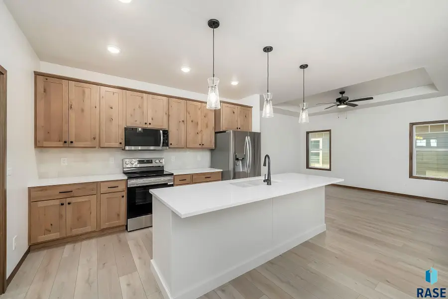 2413 E Tinley St, Brandon, SD 57005 - #3