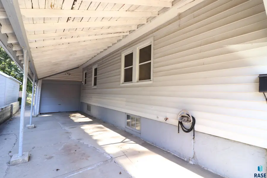 519 N Wayland Ave, Sioux Falls, SD 57103 - #3