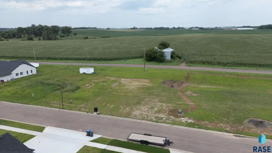 425 W 5th St, Crooks, SD 57020 - #3