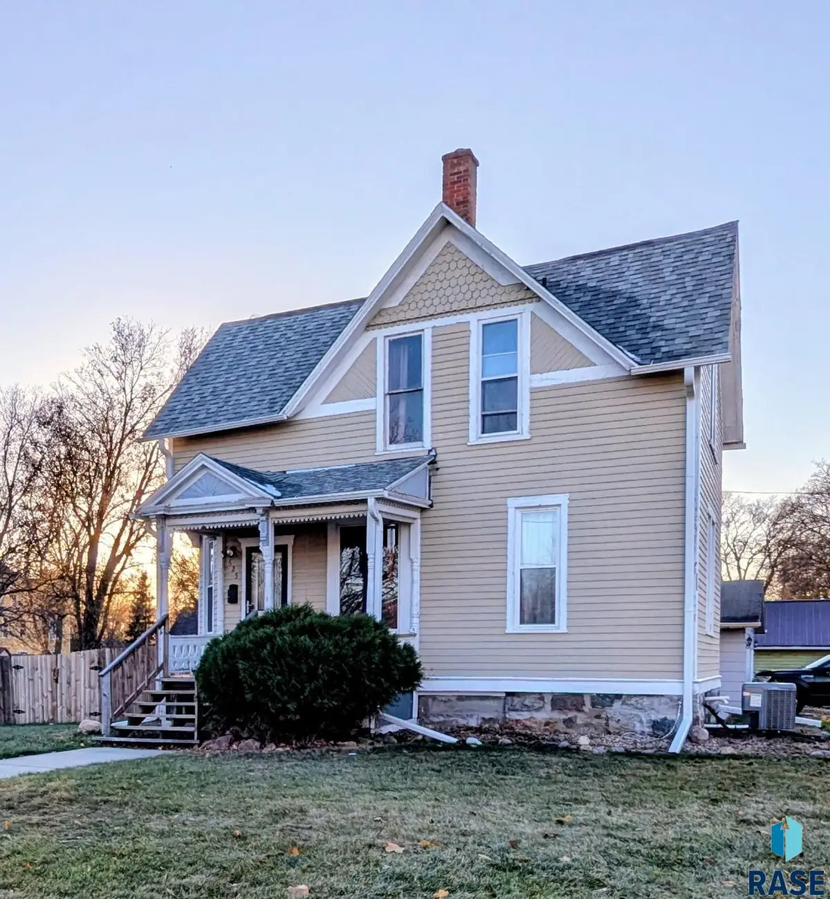 625 N Lincoln St, Canton, SD 57013 - #1