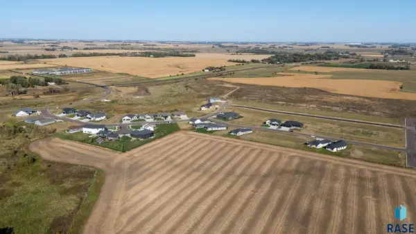 14 Dortoka Ave, Hartford, SD 57033