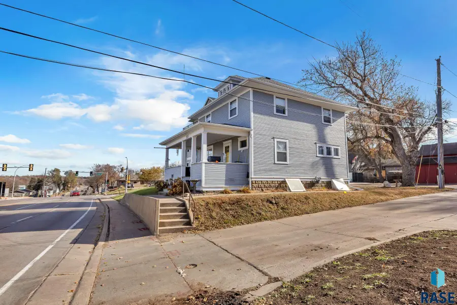 215 E 14th St, Sioux Falls, SD 57104 - #2