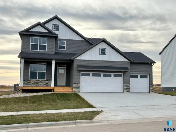 1907 N Valley View Rd, Sioux Falls, SD 57107