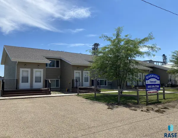 302 E Pine St, Philip, SD 57567