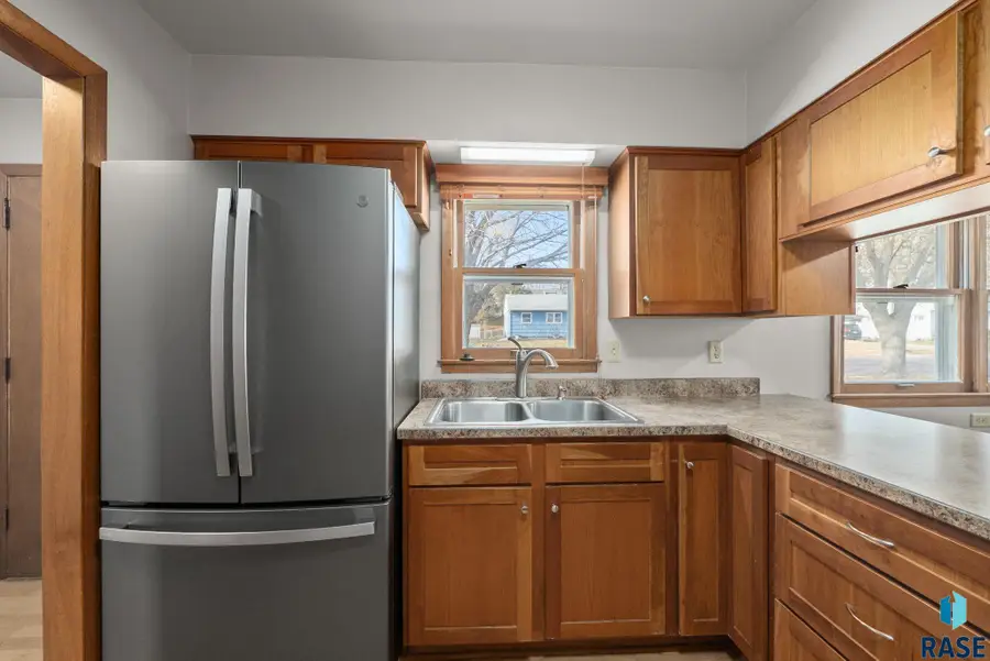 2700 S Norton Ave, Sioux Falls, SD 57105 - #3