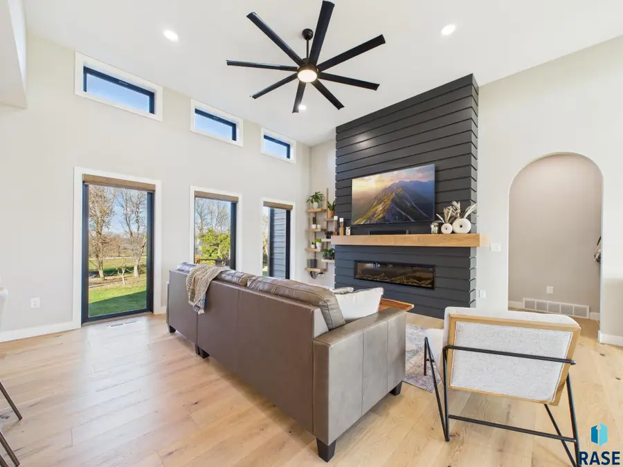 47518 Pony Meadow Ct, Renner, SD 57055 - #2