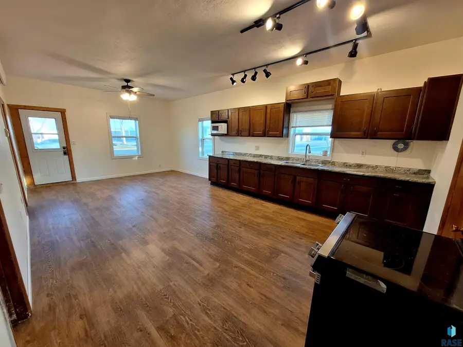 501 N Main St, Salem, SD 57058 - #3