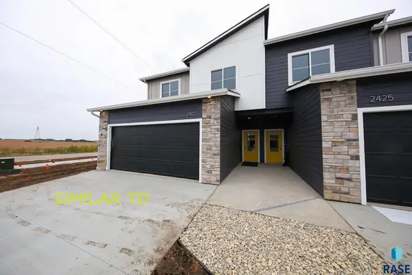 2421 E Caolinn Pl, Brandon, SD 57005