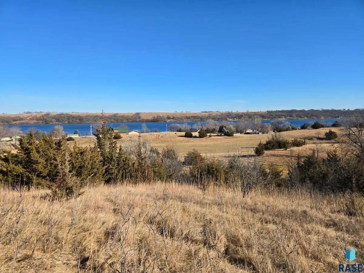 13390 Waters Edge Rd, Wilmot, SD 57279 - #1