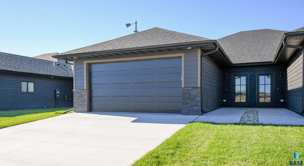 1405 N Alinia Ave, Tea, SD 57064 - #1