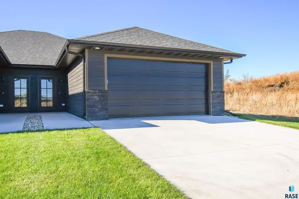 1407 N Alinia Ave, Tea, SD 57064