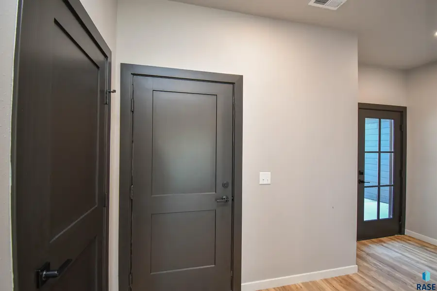 1407 N Alinia Ave, Tea, SD 57064 - #3