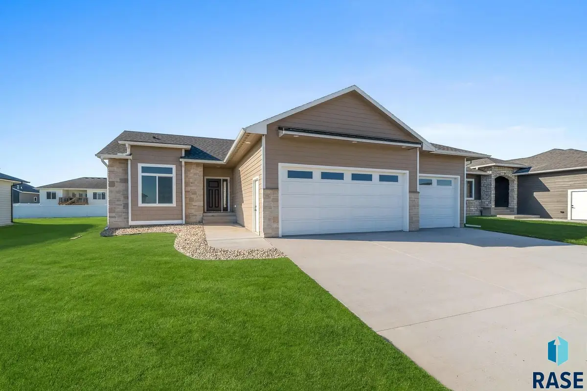 821 Yuzina Ave, Harrisburg, SD 57032 - #1