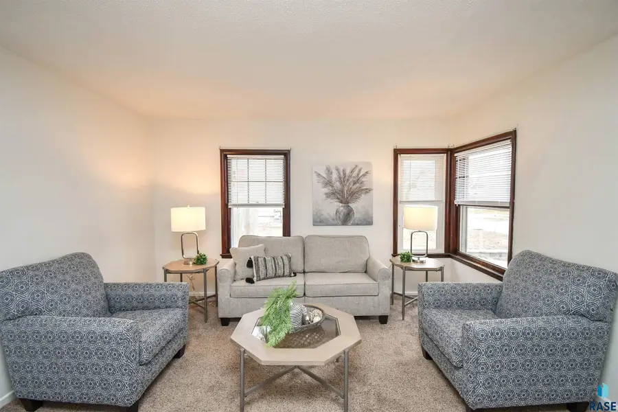 306 S Chicago Ave, Sioux Falls, SD 57103 - #3