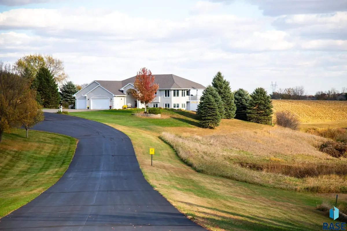 47869 Chateau Ct, Harrisburg, SD 57032 - #1