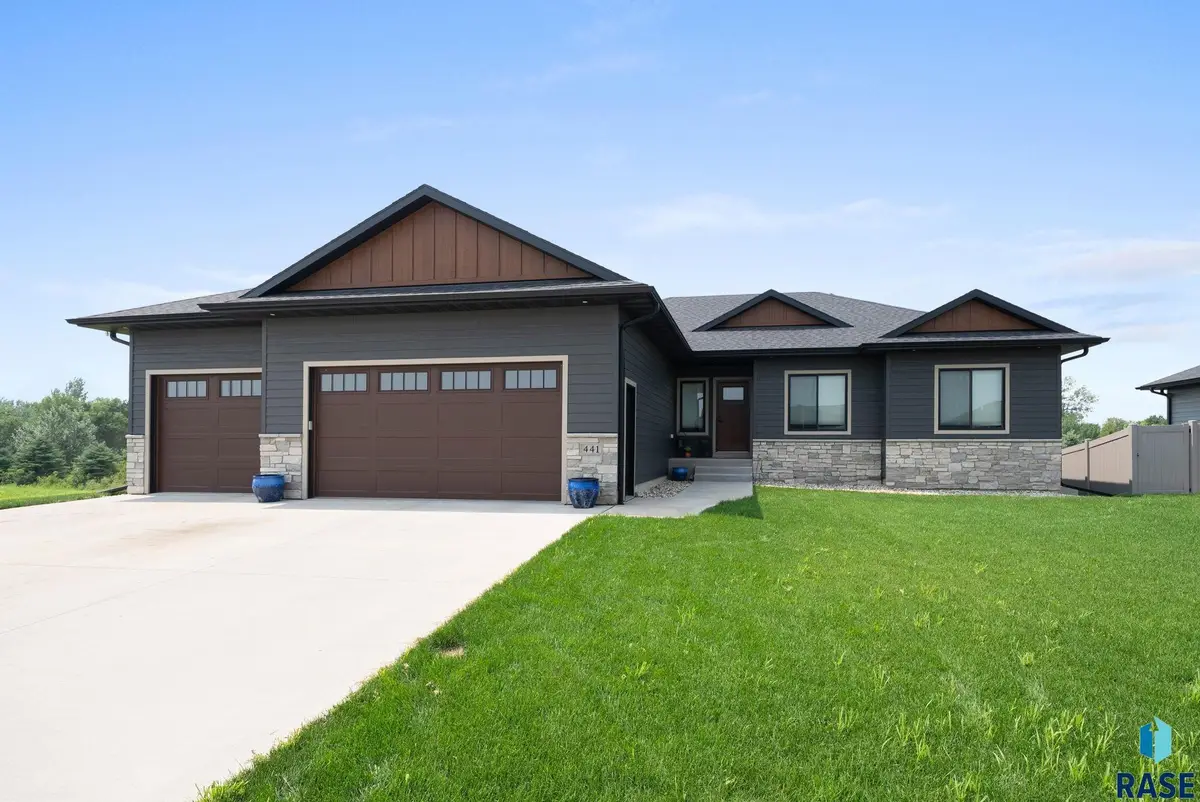 441 Blue Ox Cir, Harrisburg, SD 57032 - #1