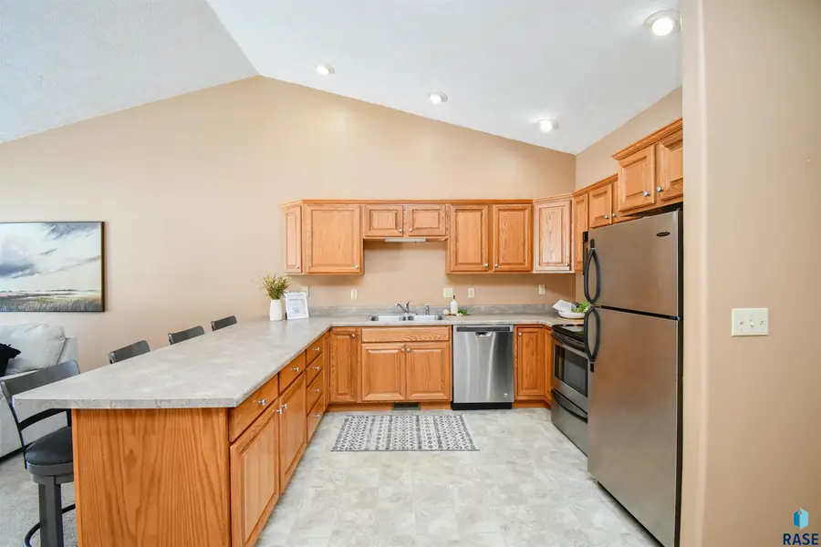 4704 S Acorn Ave, Sioux Falls, SD 57105 - #2