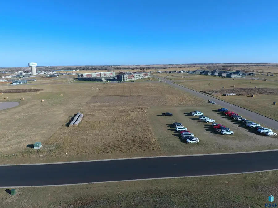 24th St, Huron, SD 57350 - #3
