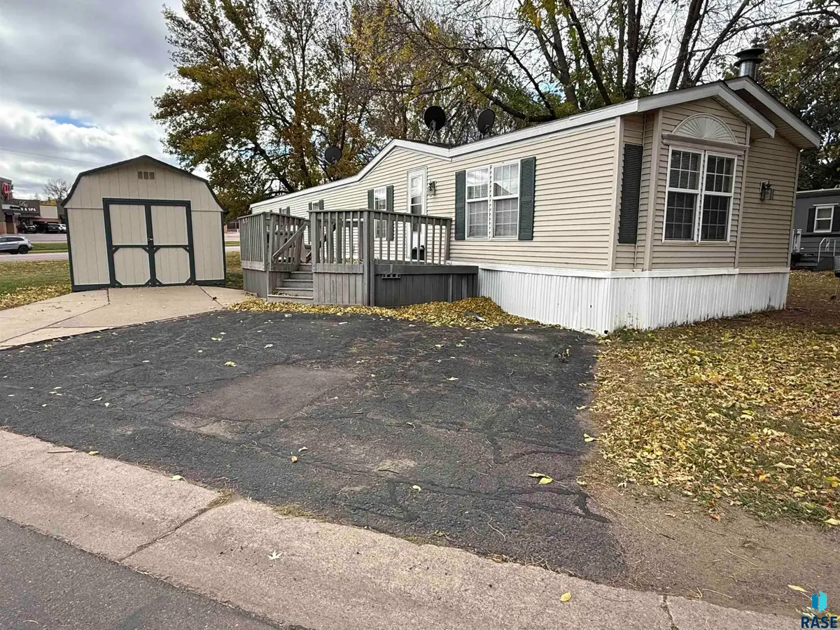 1 S Lafayette Pl, Sioux Falls, SD 57110 - #1